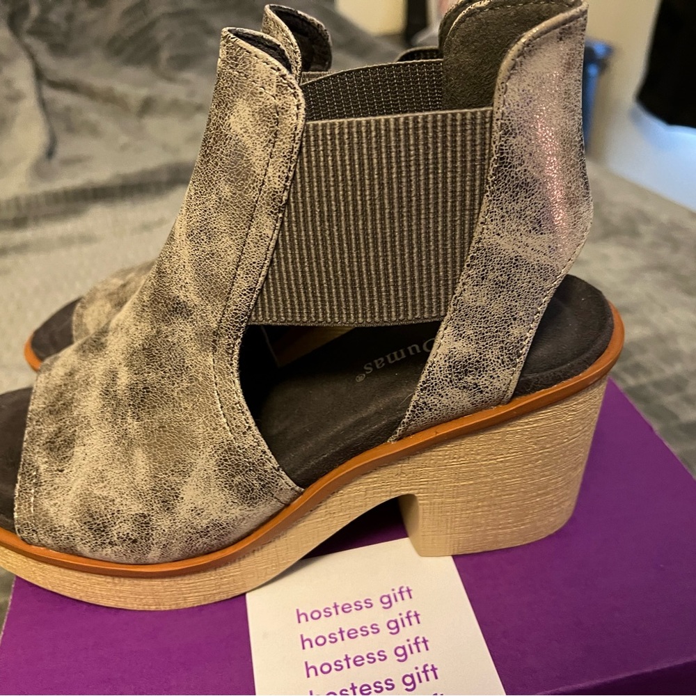 Shoes - Picture 3 of 3